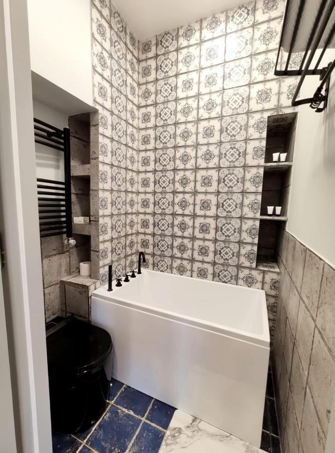 Qin Boutique Hotel Тбілісі Екстер'єр фото