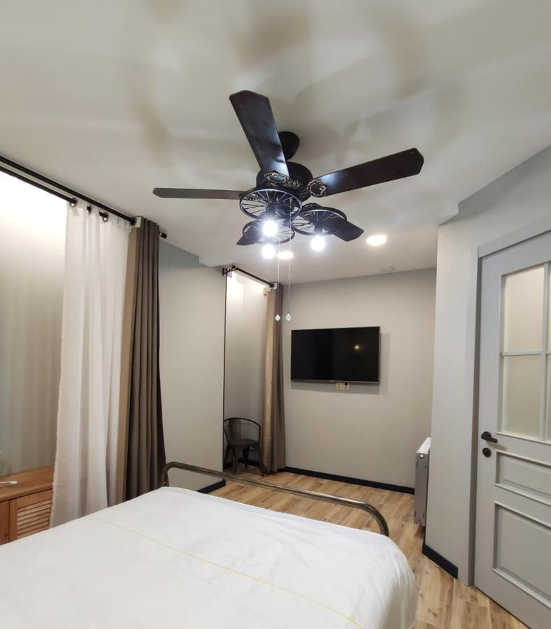 Qin Boutique Hotel Тбілісі Екстер'єр фото