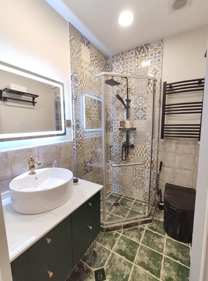 Qin Boutique Hotel Тбілісі Екстер'єр фото
